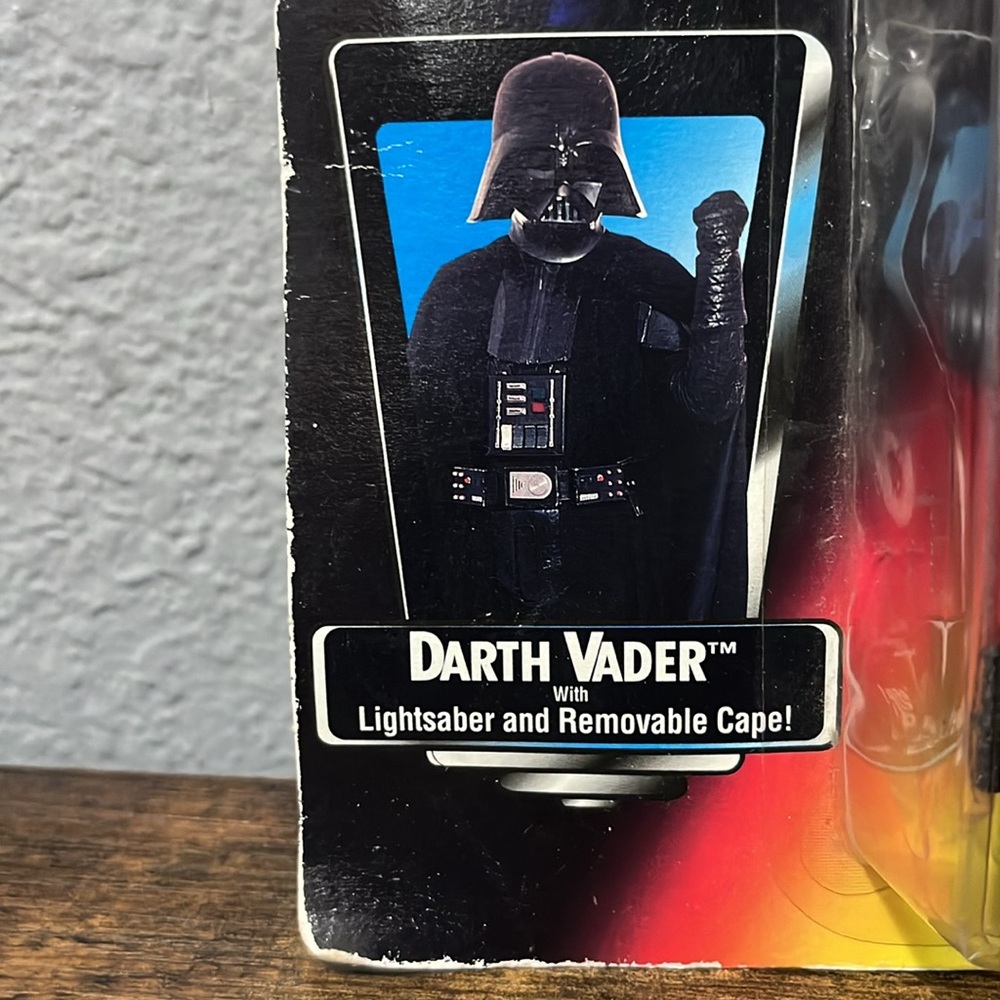 Star Wars The Power of the Force Darth Vader Figure - Picture 4 of 8